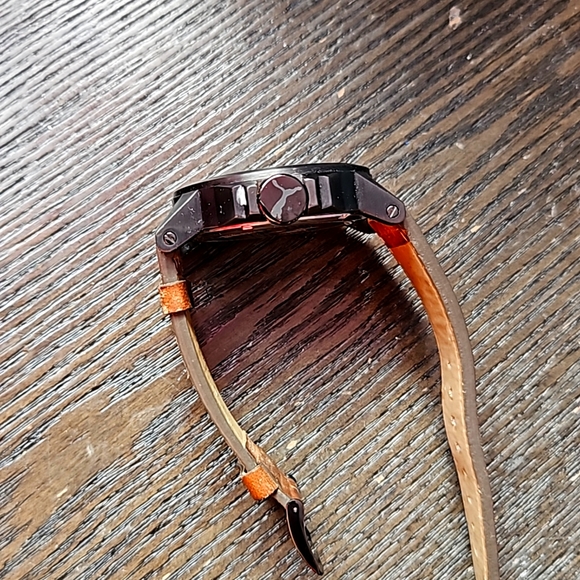 Puma watch need batery - Picture 3 of 4